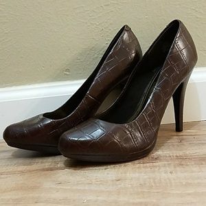 🍬OFFERS🍬 Liz&Co brown heels, size 9, fits like 8